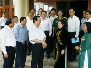 Prime Minister (center) meets with Tay Ninh Province's leaders on August 11. (Photo:VNA) Prime Minister (center) meets with Tay Ninh Province's leaders on August 11. (Photo:VNA)